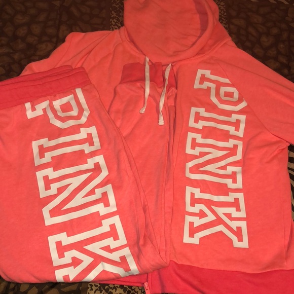 PINK Victoria's Secret Pants - Pink Jogger Set size large